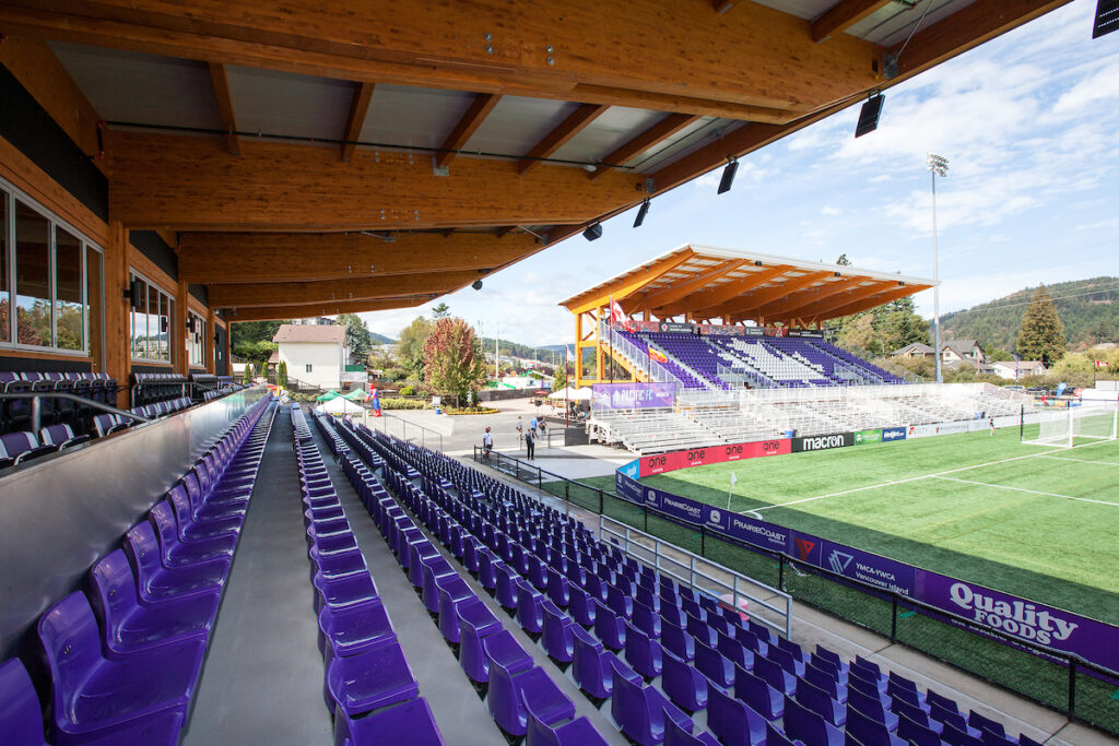 M2011 Westhills stadium Langford Cadana1
