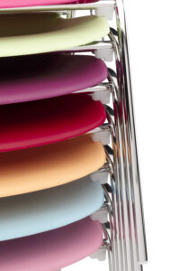 D18 plasticChairs1 mise à l'échelle