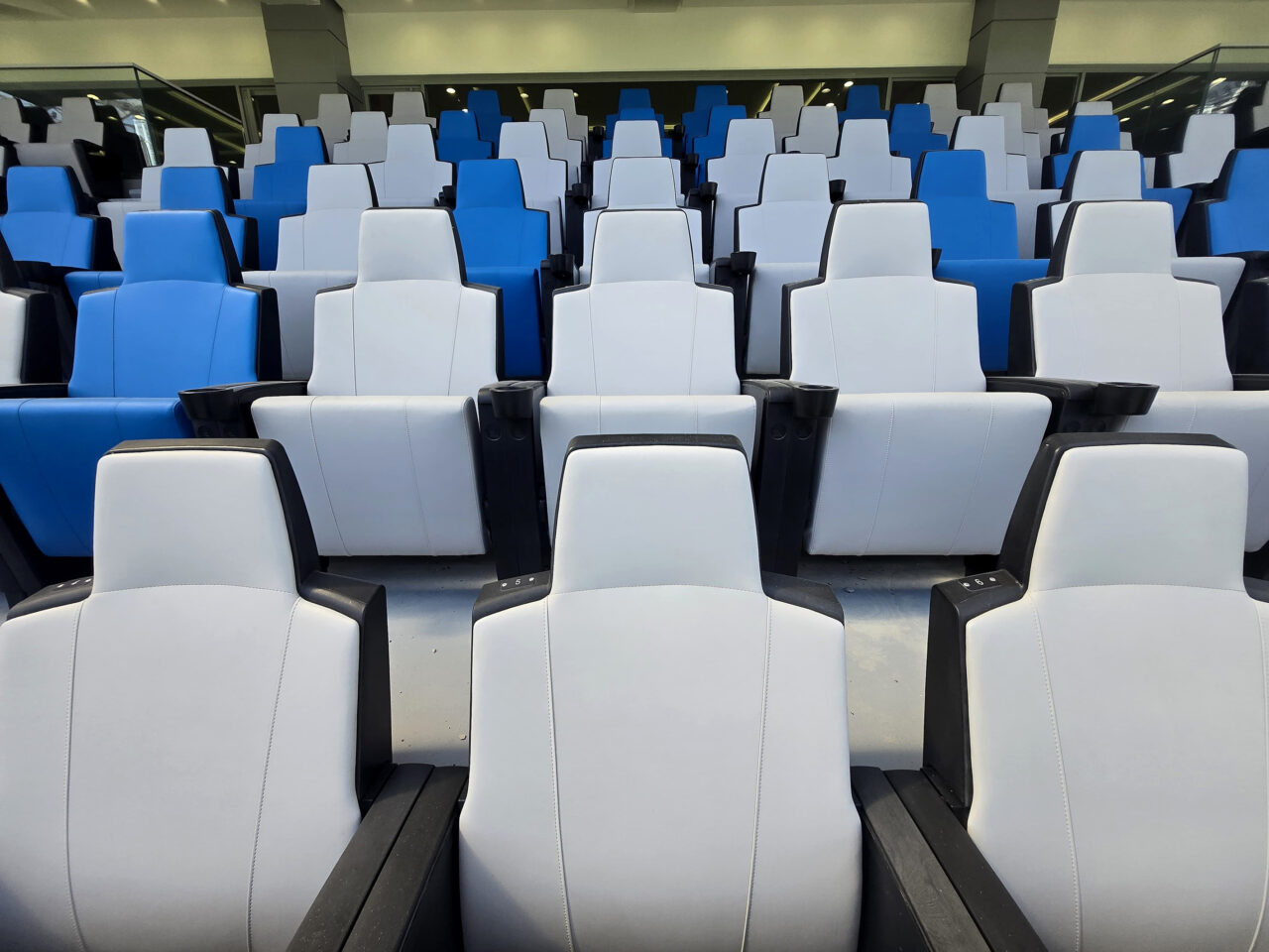 Poltrona Leonardo Gold Pininfarina per zone VIP stadio